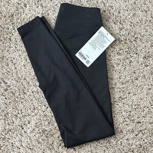 Lululemon Black Wonder Under SZ6 NWT, High Rise SmoothCover 28’